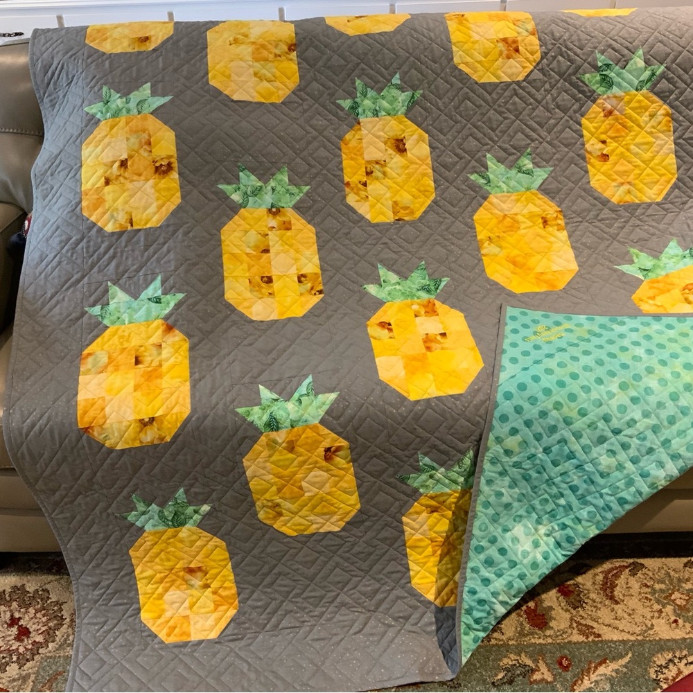 ❣️New Handmade Pineapple Patterned Gray and Yellow Quilt